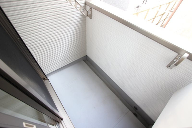 熊本市中央区坪井５丁目のアパートのバルコニー