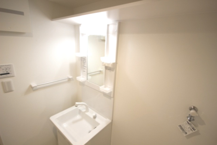 熊本市中央区坪井５丁目のアパートの独立洗面台