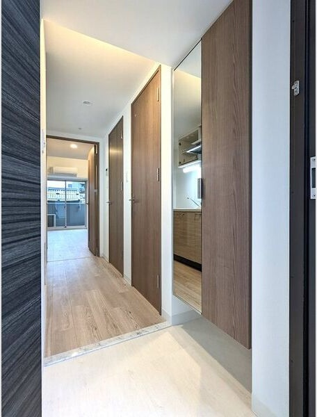 エスリード栄ラ・ヴィの玄関