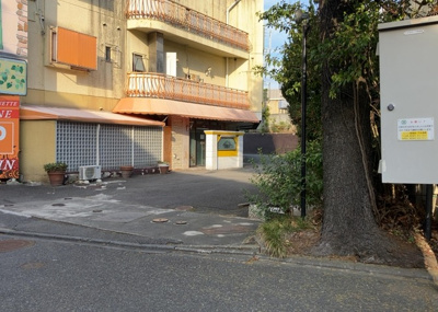 【外観】 | ホテルマリオネットアイネ | 隣家の土地はどうなっているのか、生活利便施設が近くにあるのか、学校まで近いかなど、お客様のライフスタイルにあわせたイメージが重要です。また、近くにあると困る施設が近くにないかも確認するといいでしょう。