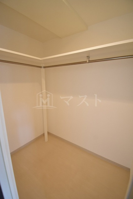 アプリーレ堺筋本町の収納