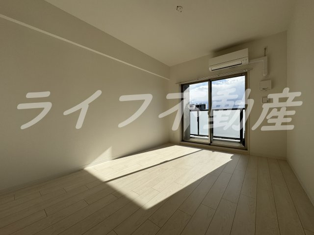リヴェント玉造の洋室|明るい洋室です