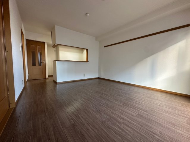アムールカセイの居間・リビング