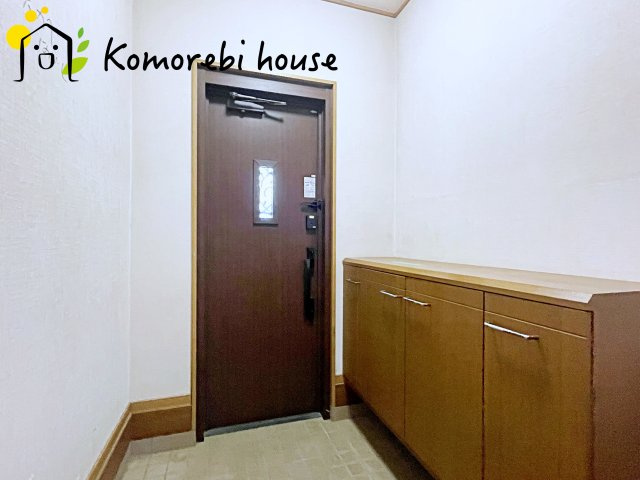 鴻巣市宮地2丁目　中古一戸建ての玄関|26.7.13　撮影済み