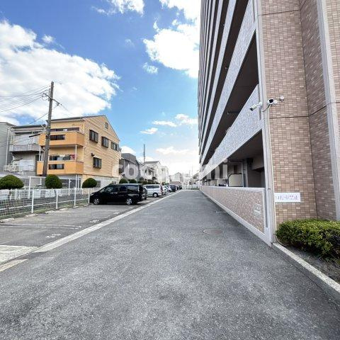 ダイアパレス枚方サウスピアの駐車場