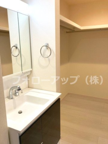 リーブルガーデン生野区田島3丁目の独立洗面台|独立洗面台で身支度をすべて済ませてしまいましょう