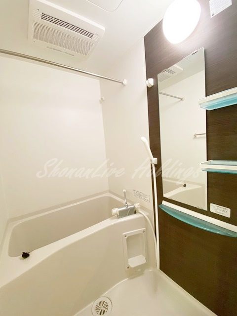 藤沢市亀井野１丁目の賃貸マンションの浴室