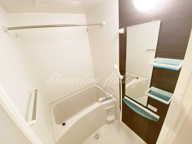 藤沢市亀井野１丁目の賃貸マンションの浴室