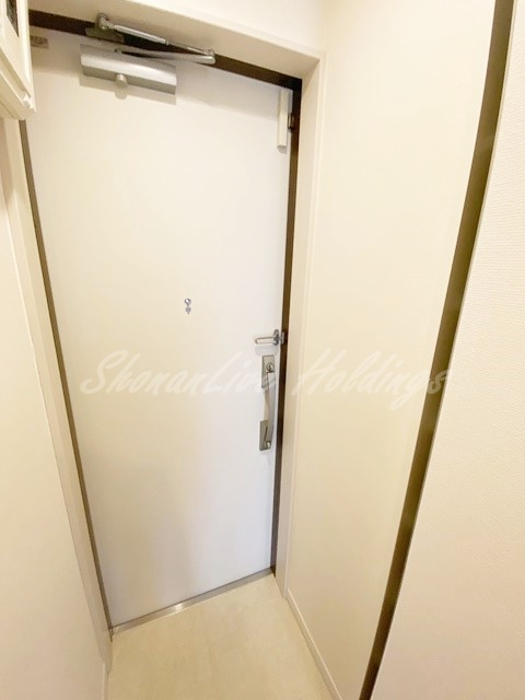 藤沢市亀井野１丁目の賃貸マンションの玄関