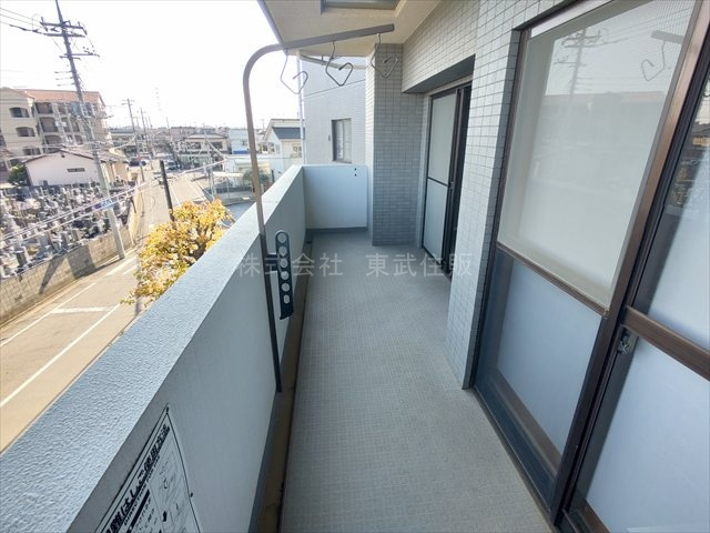 【設備】 | ダイアパレス川越新河岸 | 開放的で明るい空間を演出してくれるバルコニーです