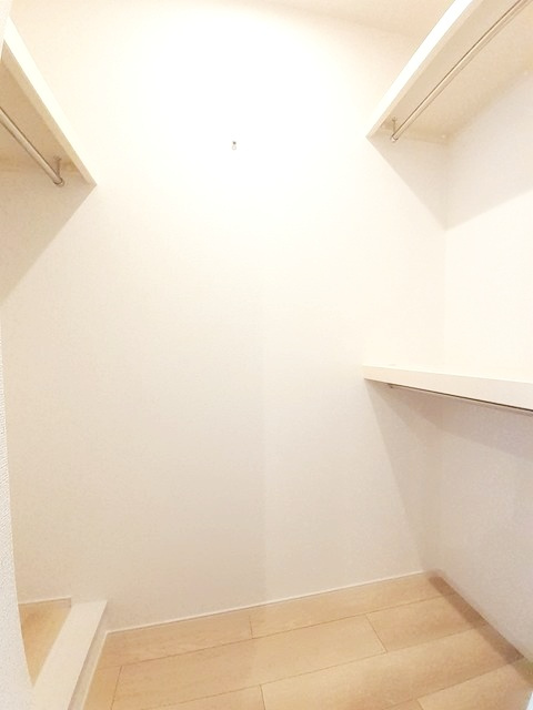 横浜市泉区和泉中央北２丁目のアパートの収納