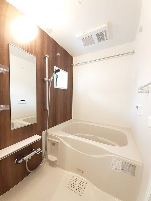 横浜市泉区和泉中央北２丁目のアパートの浴室
