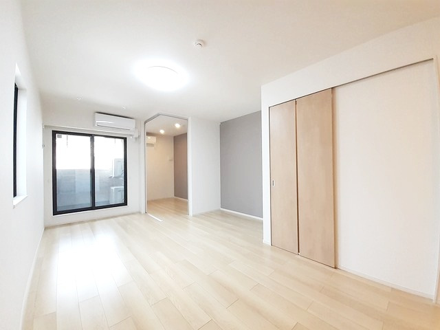 横浜市泉区和泉中央北２丁目のアパートの居間・リビング