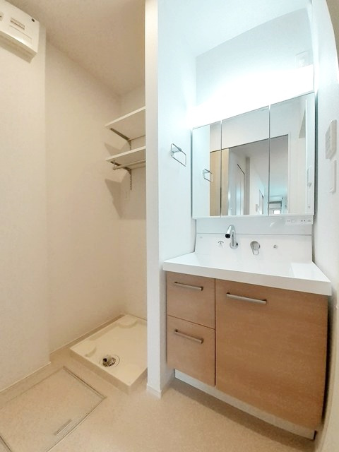 横浜市泉区和泉中央北２丁目のアパートの洗面所