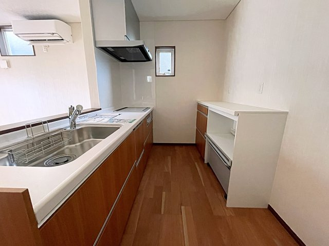 【エコnaホーム】　郡山市小原田1丁目　小原田小・小原田中のキッチン|IHクッキングヒーターで火災の心配も少なくお掃除もしやすいですね！