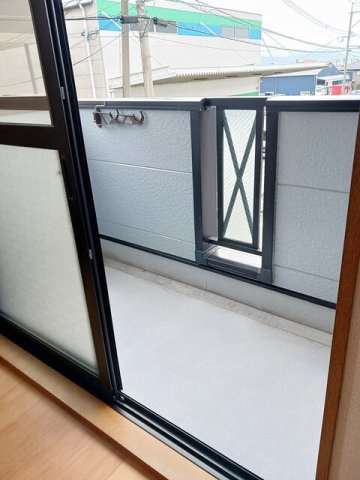 エンゼルハイツⅡのバルコニー|暖かな日差しのふりそそぐバルコニー