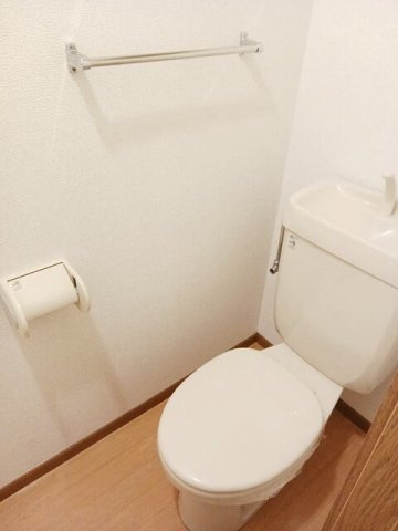 エンゼルハイツⅡのトイレ|落ち着いたトイレです