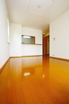 サンライズ憩　Ⅲの居間・リビング|ゆったりとした居間です