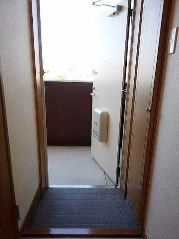 レルベ保田窪の玄関|明るい玄関です