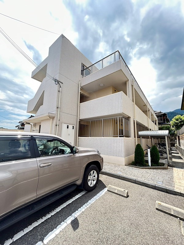 ROOMs六甲の外観