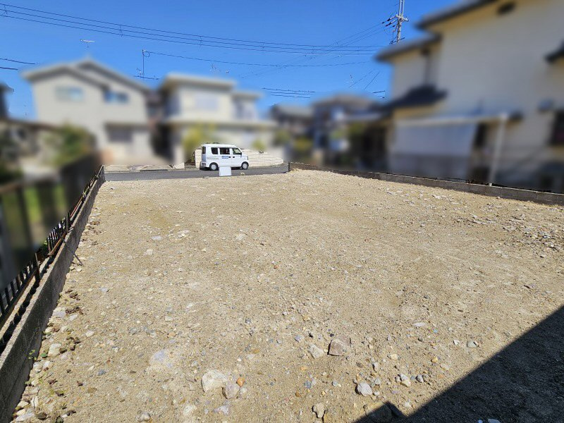 住宅街の中にある土地の外観