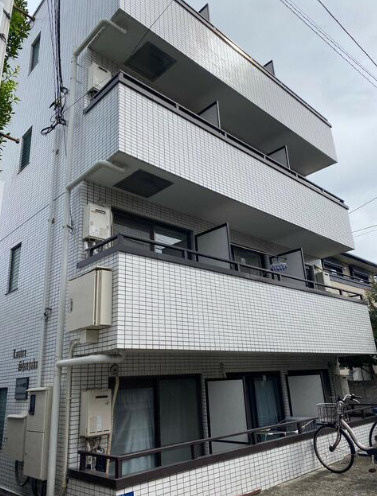 ルーブル新宿の外観
