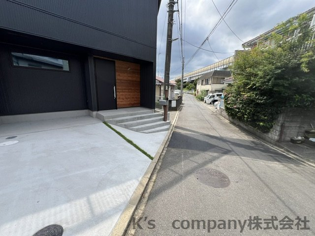 茅ヶ崎市赤羽根　新築戸建の駐車場|お車1台分◇◇