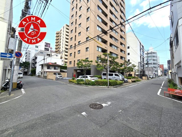 コスモ博多古門戸のロビー|エントランスロビーや共有部はデザイン性があります。