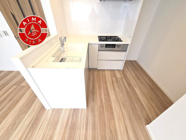 コスモ博多古門戸の内観：施工例|ダイニングテーブルへの配膳がラクラク、お料理はかどるカウンター付きシステムキッチン！
