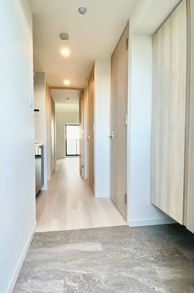 S-RESIDENCE庄内通の玄関