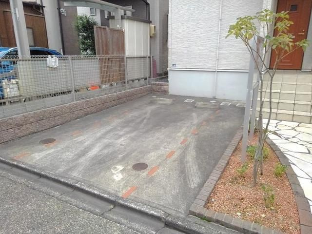 ソフィアコートの駐車場