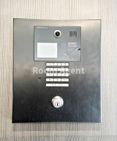 エスリード上前津テルツェのエントランス