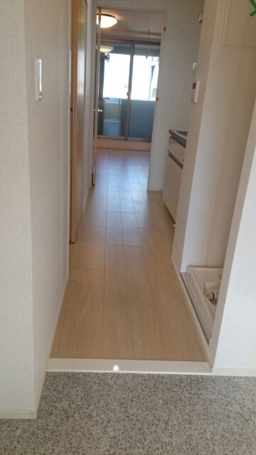 グランツ堀田の玄関