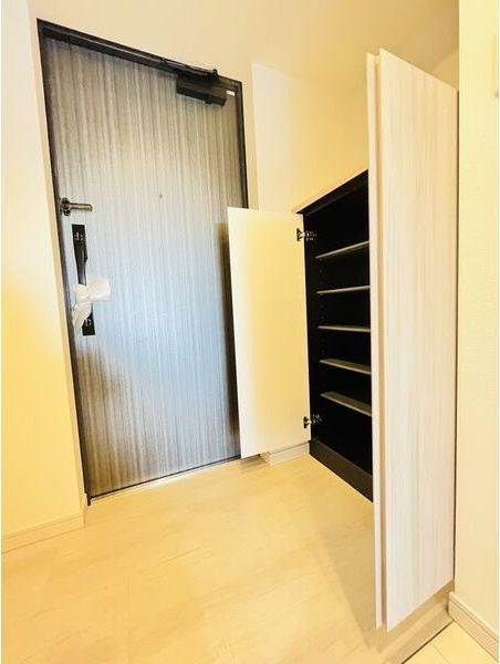 S-RESIDENCE名駅Westの玄関