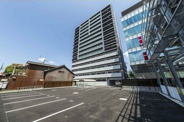 S-RESIDENCE名駅Westの駐車場