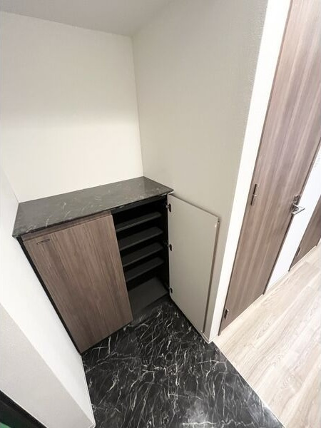 S-RESIDENCE鶴舞駅前の玄関