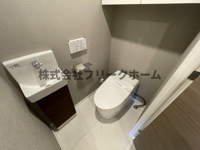 三鷹市下連雀４丁目の賃貸マンションのトイレ