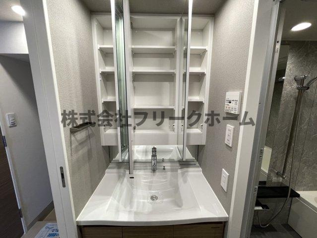 三鷹市下連雀４丁目の賃貸マンションの独立洗面台
