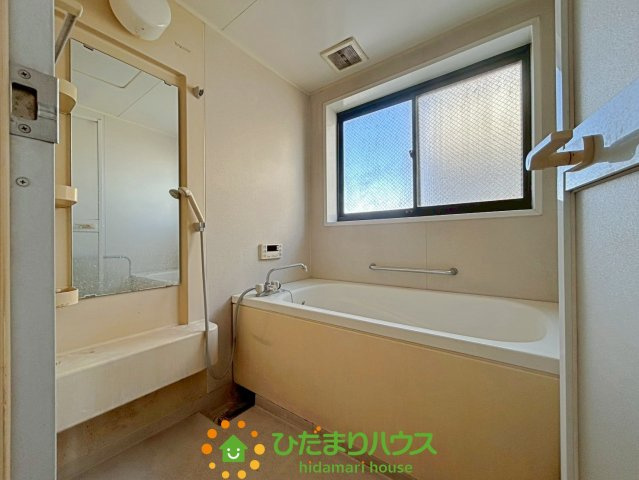 久喜市西大輪4丁目　中古一戸建ての浴室