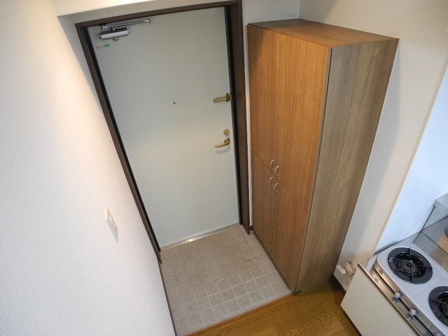 スカイコート西山の玄関
