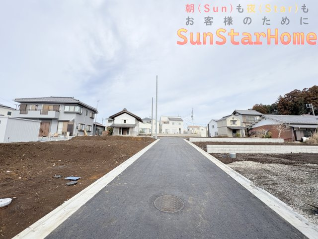【サンスターホーム】青梅市師岡町2丁目　建築条件無し売地1号区の前面道路含む現地写真