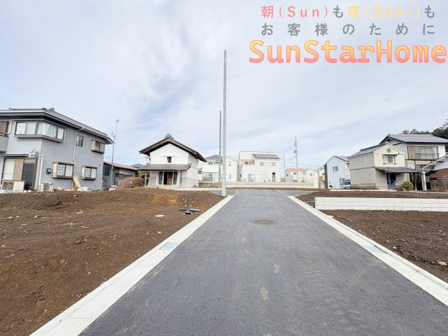 【サンスターホーム】青梅市師岡町2丁目　建築条件無し売地1号区の前面道路含む現地写真