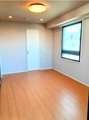 プリマドムス立花　５階　角部屋　リノベション済の洋室