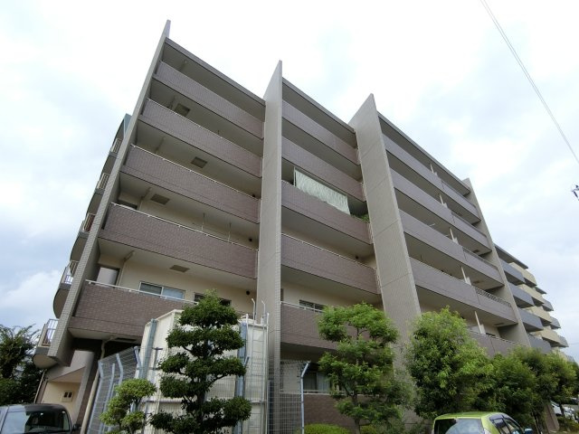 イリス南茨木の外観