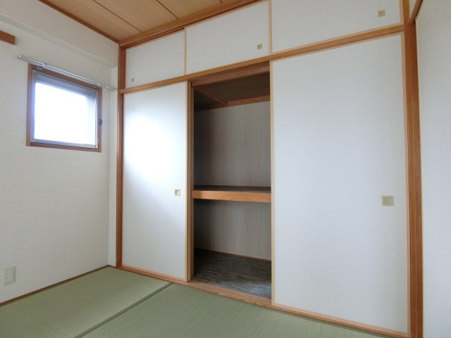 イリス南茨木の収納