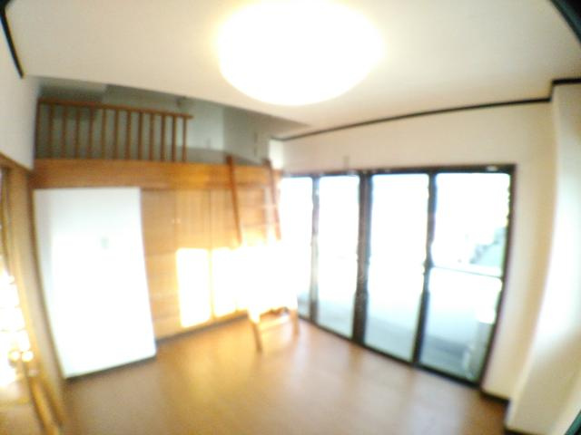 ユーホリアＴの居間・リビング|洋室