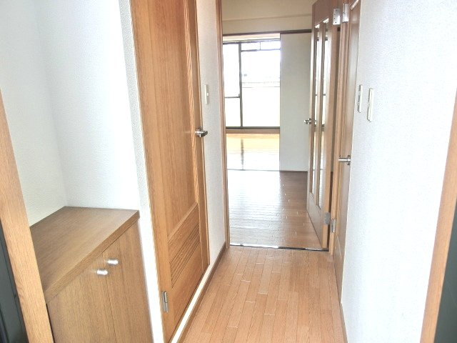 ヌーベルコートの玄関