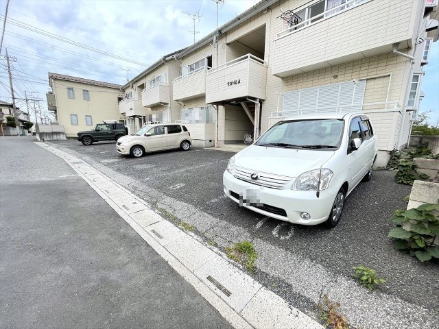 春日部市南３丁目のアパート