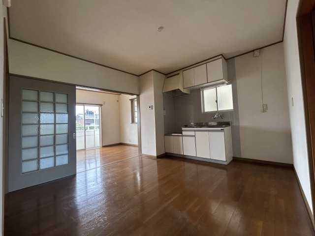 春日部市南３丁目のアパートの居間・リビング