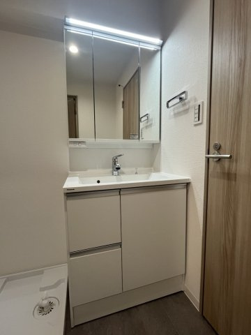ライオンズマンション中野弥生町の独立洗面台|独立洗面化粧台付き